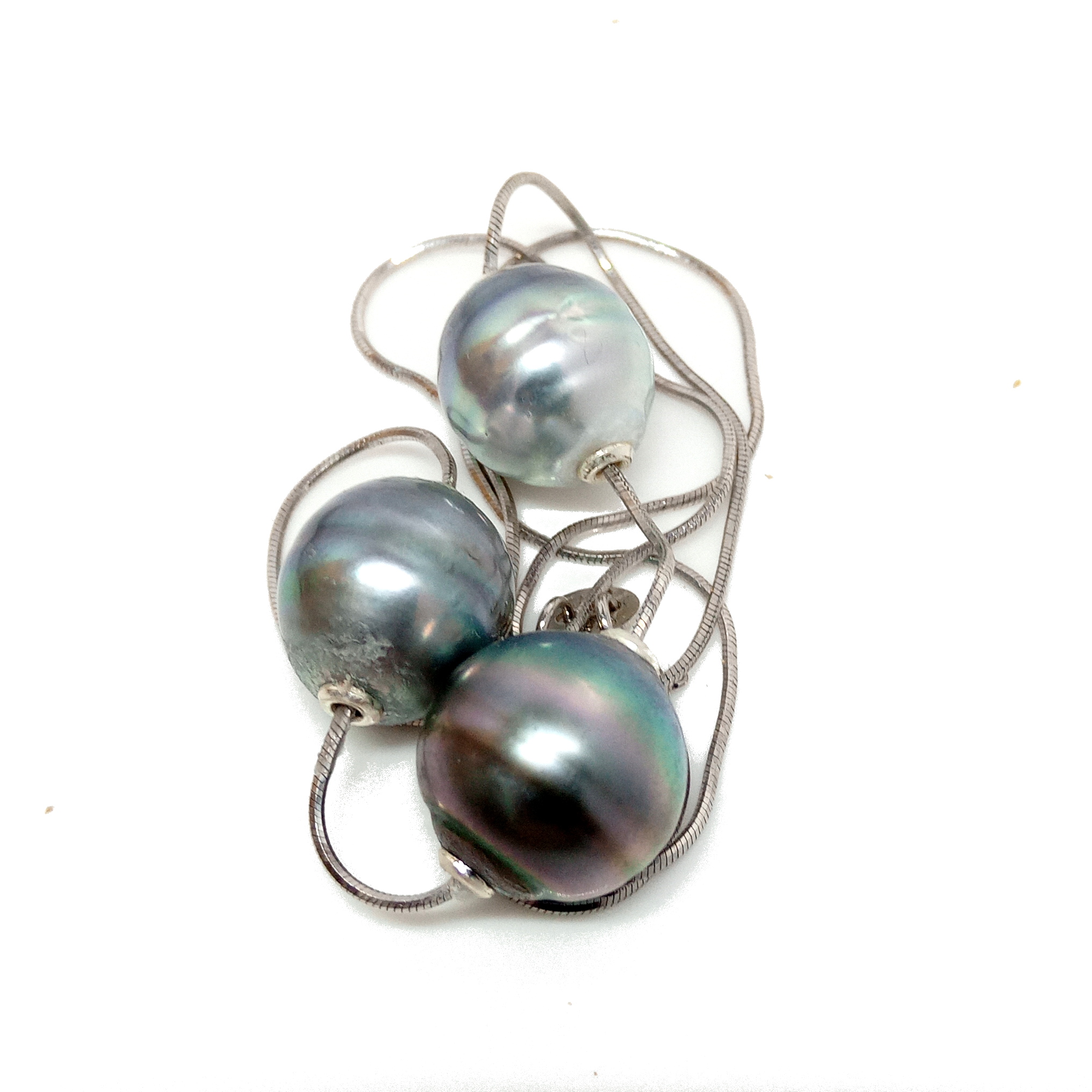 Three Silver Circlé Tahitian Station Pearl